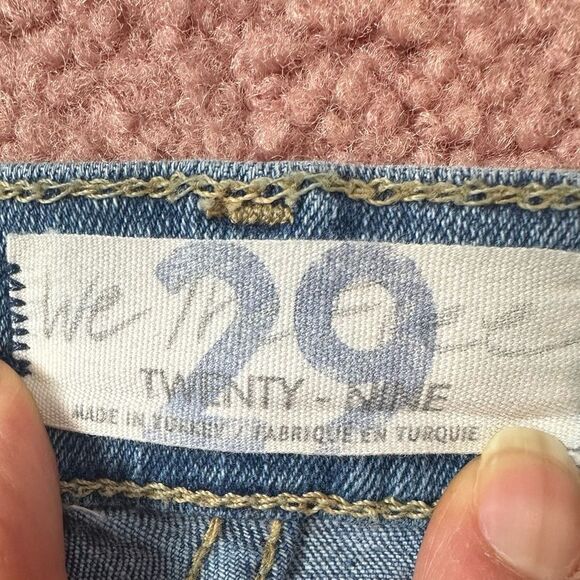 NWOT WE THE FREE Distressed Blue Jeans SIZE 29 free people - Picture 8 of 8